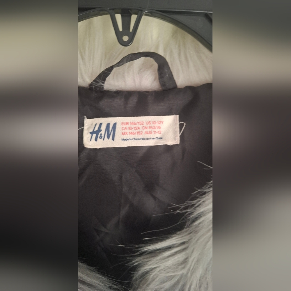 H&M Fluffy Gray Faux Fur Vest Girls 10/12 Boho Western Formal Goth SKU4 - Picture 3 of 7